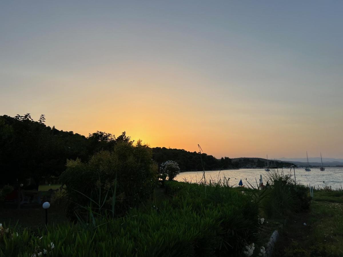 Beach House Seafront Villa Latoura Ormos Panagias Exterior foto